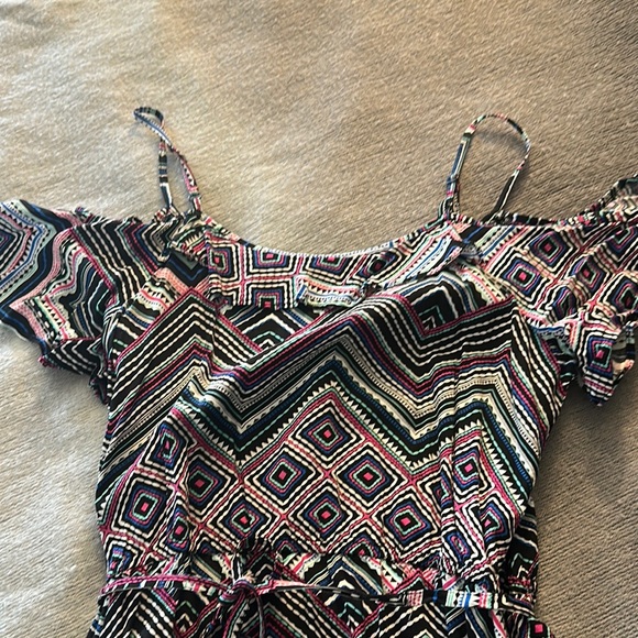 Stylish Geometric Dress - Pink, Blue, Black - Picture 2 of 4